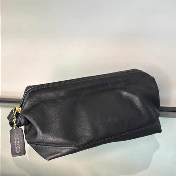 Vintage COACH Leather Travel Dopp Kit Like New